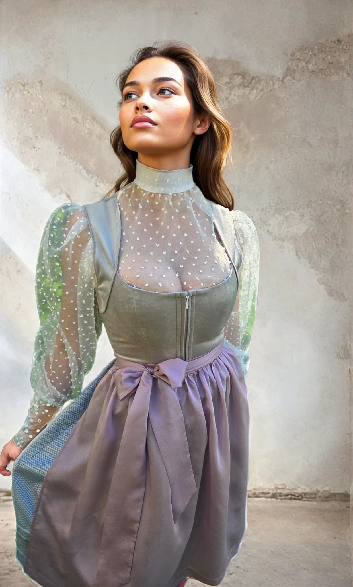 Edles Samtdirndl in Silbergrau-Rosa